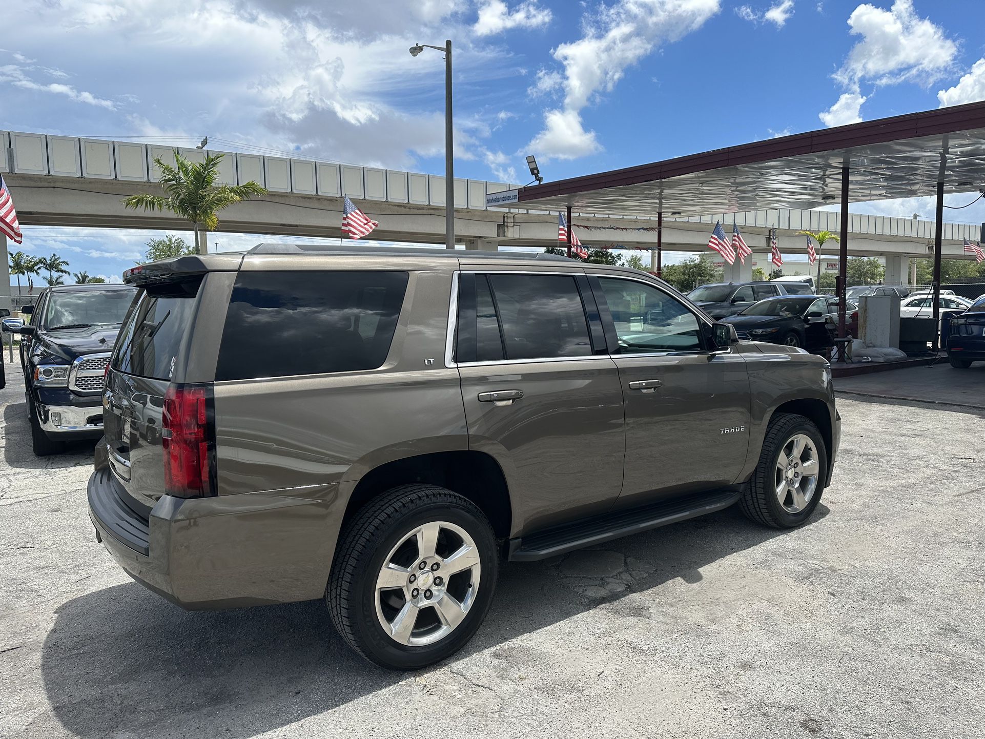 used 2016 CHEVROLET TAHOE - back view